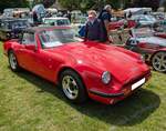 TVR V8S im Farbton italian red aus dem Jahr 1991. Die Fahrzeuge der S-Serie wurden zwischen 1986 und 1994 in sechs Serien hergestellt Die der Einfachheit halber S1, S2, S3, S3C, S4C und V8S (Foto) genannt wurden. Dieser TVR sollte das neue Einstiegsm ...