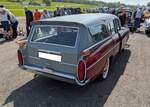 Heckansicht eines Vauxhall Cresta PA Estate aus dem Jahr 1960. Classic car show at Chepstow race course/South Wales am 27. April 2025.