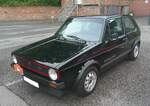 VW Golf 1 MK1 GTI aus dem Jahr 1979. Der Golf GTI wurde 1975 auf der IAA in Frankfurt vorgestellt. Dort staunte man �ber derart dezent verpackte 110 PS, erzeugt von einem von Audi �bernommenen 1588 cm� Einspritzmotor, verborgen in einer kompakten Kar ...