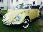 =VW Käfer Cabrio, steht bei Blech & Barock im Juli 2018 auf dem Gelände von Schloß Fasanerie bei Eichenzell