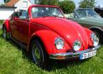 Käfer Cabrio steht bei der Oldtimerausstellung in Fulda-Harmerz im Juni 2014