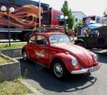 VW Volkswagen Käfer mit Dachgepäckträger mit HERPA Logo beim Sommerfest 2015