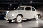 =VW Brezelkäfer, Bauzeit 1946 - 1953, 1131 ccm, 25 PS, 105 km/h, gesehen im EFA Museum in Amerang, 06-2022