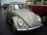 VW Typ 1  Käfer  mit einer Erstzulassung im Jahr 1958. Dieser 1200´er Käfer mit Faltschiebedach ist seit seiner Erstzulassung immer in der selben Familie geblieben. Außengelände der Techno Classica Essen am 05.04.2024.