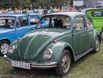 Grüner VW Käfer 1300 aus 1969. Foto: Treffen für Hobby- und Veteranenfahrzeuge in Szántód (am Plattensee, Ungarn) am 26.07.2025.