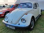 =VW Käfer 1300 steht bei Oldtimerausstellung Classic Day Schloss Fasanerie, 06-2025