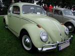 VW-Käfer 11-Luxus, Baujahr1962 ist zu einer Oldtimerveranstaltung eingetroffen;100718