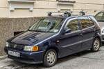 Hier ist ein VW Polo Mk3 pre-Facelift in dunkelgr�n zu sehen. Die Aufnahme stammt von M�rz, 2026.