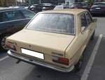 Heckansicht eines dakotabeigen VW Derby der Modelljahre 1977 bis 1981 in der Ausstattungsvariante LS.