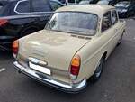 Heckansicht eines VW Typ 3 1600L Limousine im Farbton savannenbeige. Besucherparkplatz der D�sseldorfer Classic Remise am 26.09.2026.