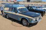 Volvo 145 Express. Der Volvo 145 war bzw. ist ein Raumwunder. Durch die beinahe senkrecht stehende Heckklappe und dem ebenen Gep�ckraumboden wuchs das Kofferraumvolumen auf �ber zweitausend Liter. Doch da ging noch mehr: Zwischen 1969 und 1973 bot Vo ...
