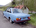 Volvo 244 DL am 28.05.25 in Seydisfjördur.