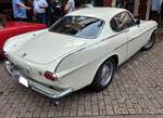 Heckansicht eines Volvo P 1800 S im Farbton vit (wei�).