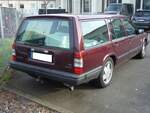 Heckansicht eines Volvo 940 Kombi.