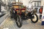 =WARTBURG - Motorwagen Modell 2 steht in der AUTOMOBILWELT Eisenach. Dieses Modell ist das erste in Eisenach gefertigte Automobil. Das gezeigte Fahrzeug stammt aus dem Jahr 1899, hat 5 PS aus 764 ccm. Insgesamt wurden von 1898 - 1901 307 Fahrzeuge produziert.