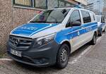 =MB Vito der Bundespolizei steht vor dem HBF in Wiesbaden, 12-2025