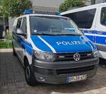 =VW T 5 der Bundespolizei steht auf einem Parkplatz in Bad Reichenhall im August 2026