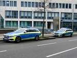 Zwei Polizei Heidelberg Mercedes Benz E-Klasse FustW am 16.12.17 in Heidelberg