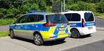 =Opel Zafira der LaPo Hessen und Peugeot Partner des Ordnungsamtes der Gemeinde Petersberg stehen auf einem Parkplatz in Petersberg im Juni 2021