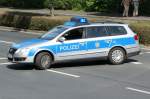 Funkstreifenwagen VW Passat Variant der Polizei Arnsberg.