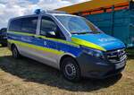 =MB Vito der Landespolizei HESSEN steht auf dem Ausstellerparkplatz beim Bürgerfest  200 Jahre Landkreis Fulda  auf dem Gelände von Schloß Fasanerie im Juni 2022.