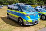 VW ID Buzz FustW der Polizei Hessen am 22.08.26 bei der Polizeischau des Pr�sidium S�dosthessen in Schl�chtern