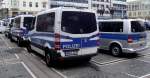 Drei Mercedes Benz Sprinter der Bereitschaftspolizei stehen am 31.05.13 in Frankfurt