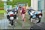 Rückansicht dreier Motorräder BMW R 900 RT der Berliner Polizei (B-3037, B-3081 und B-7136), die anlässlich des Tags der offenen Tür der Bundesregierung 2019 vor dem