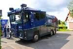 Hessische Bereitschaftspolizei Mercedes Benz Actros Rosenbauer Wasserwerfer 10.000 am 08.06.25 auf der Blaulichtmeile der 100 Jahre Feier der Feuerwehr Niederseelbach