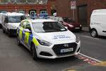 Hyundai Polizei Streifenwagen am 10.4.2017 vor der Polizeistation in Limerick.