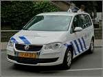 Mit diesem VW Touran war die Polizei aus  Midden- en West-Brabant  nach Diekirch gekommen.  04.07.2010
