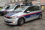 =VW Touran der österreichischen Bundespolizei bei einer Demo in Linz im November 2019