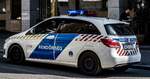 Seitenansicht: Mercedes-Benz B-Klasse der Ungarischen Polizei.