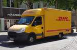 =Iveco Daily als Zustellerfahrzeug von DHL unterwegs in Fulda, 07-2020