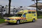Krankentransportwagen Volvo V70 Aufbau De Graaf der Feuerwehr Hoogstraten, Aufnahme am 27.08.2011