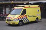 Rettungswagen Mercedes-Benz Sprinter von Falck-Ambuce Wijnegem, Ausbau Profile Vehicles Ltd Finland, vielleicht ein Gebrauchtfahrzeug aus die Niederlande, Aufnahme am 17.11.2012 in Antwerpen