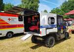 =Einsatzfahrzeug der Bergwacht steht auf einer der Ausstellungsflächen beim Bürgerfest  200 Jahre Landkreis Fulda  auf dem Gelände von Schloß Fasanerie im Juni 2022