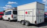 =MB Sprinter des DRK KV GELNHAUSEN-SCHLÜCHTERN mit einem Tandemachshänger vom DRK-Landesverband HESSEN, gesehen auf dem Parkplatz der 2025er Rettmobil in Fulda