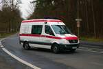 Die Johanniter Katastrophenschutz Mercedes Benz Sprinter KTW am 12.03.23 bei einer Evakuierung in Hanau