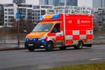 Die Johanniter Rettungsdienst Frankfurt MAN TGE RTW (Akkon Frankfurt 2/83-2) am 14.02.26 in Frankfurt am Main an der Uni Klinik