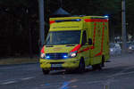 Rettungstransportwagen RTW des privaten Rettungsdienst Promedica ASG auf Einsatzfahrt in der Innenstadt von Leipzig am 23.07.
