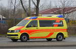 Sankra Krankentransport GmbH aus Berlin mit einem VW Krankentransportfahrzeug am 13.03.20 Berlin Marzahn.