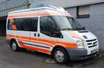 =Ford Transit eines Rettungsdienstes steht einsatzbereit auf dem Freigelände der Technorama 2023 in Kassel