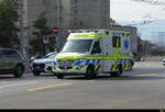 Mercedes Rettungswagen unterwegs in der Stadt Zürich am 07.03.2026