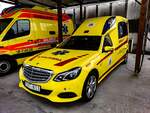 Diesen BINZ Ambulanz (Basis Mercedes-Benz W212) habe ich in Juni, 2022 aufgenommen. Das Auto gehört zum privaten Dienstleister  Galenus .