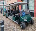 =Golfcar als Fahrdienstfahrzeug f�r mobilit�tseingeschr�nkte Personen, eingesetzt beim Hessentag in Fulda im Juni 2026
