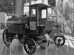 Ein pferdegezogener Tankwagen von 1909 war Mitte August 2020 im Verkehrszentrum des Deutschen Museums in München ausgestellt.