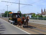 Pferdetram unterwegs in der Stadt Basel am 22.05.2022