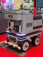 Ein autonomes Transportfahrzeug f�r den Logistikbereich der Firma SEW Eurodrive, so gesehen Ende April 2026 auf der Hannovermesse.
