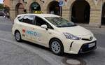 =Toyota als Taxi steht im September 2020 in Würzburg